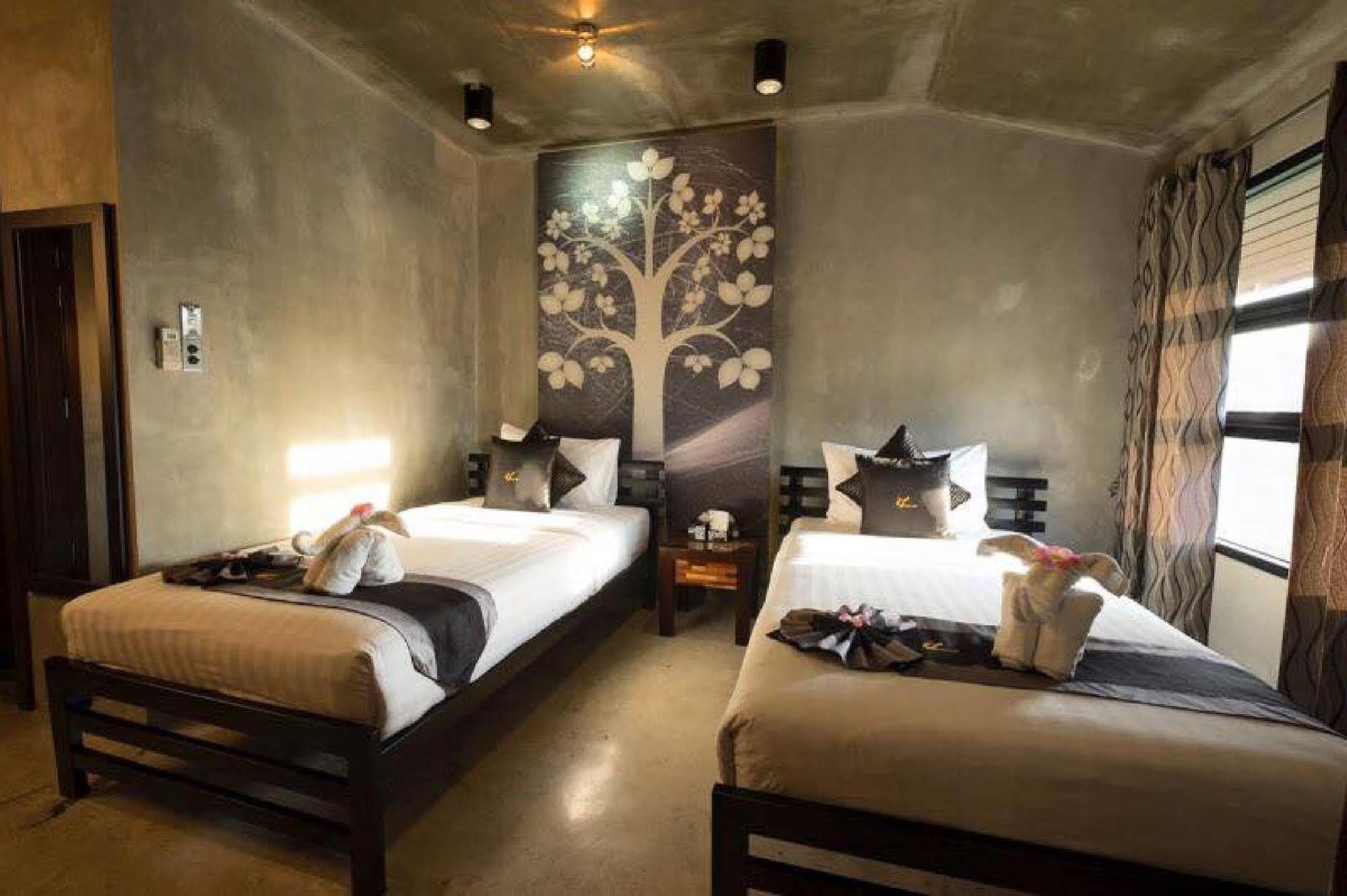 Отель Thapae Loft Чиангмай Экстерьер фото