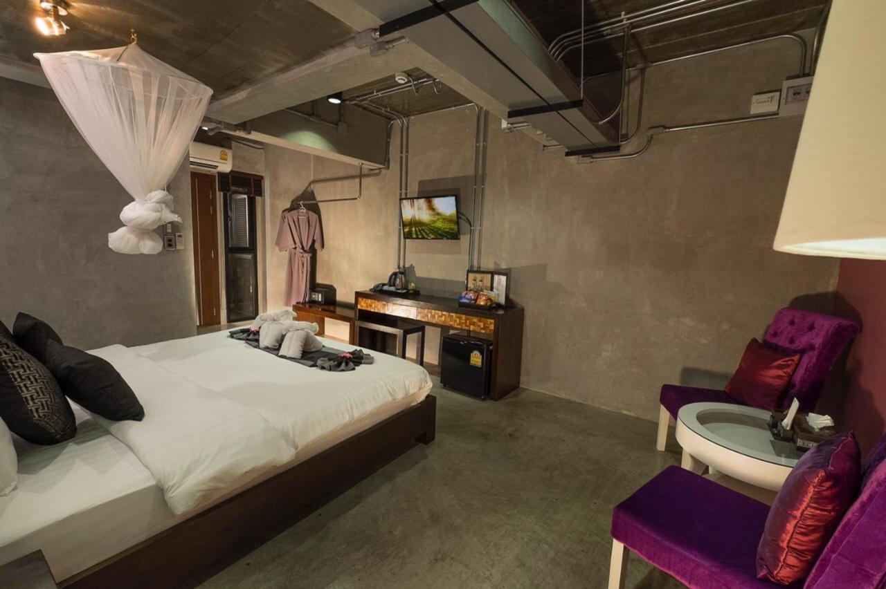 Отель Thapae Loft Чиангмай Экстерьер фото